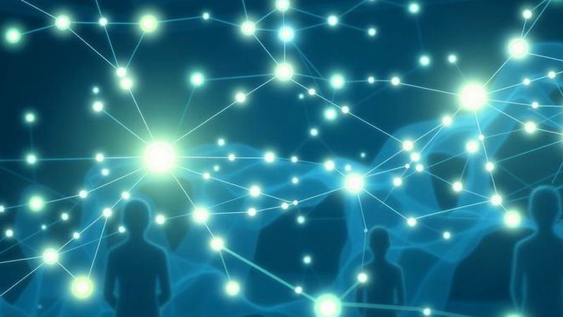 Una red luminosa representa creación inteligente y fluida